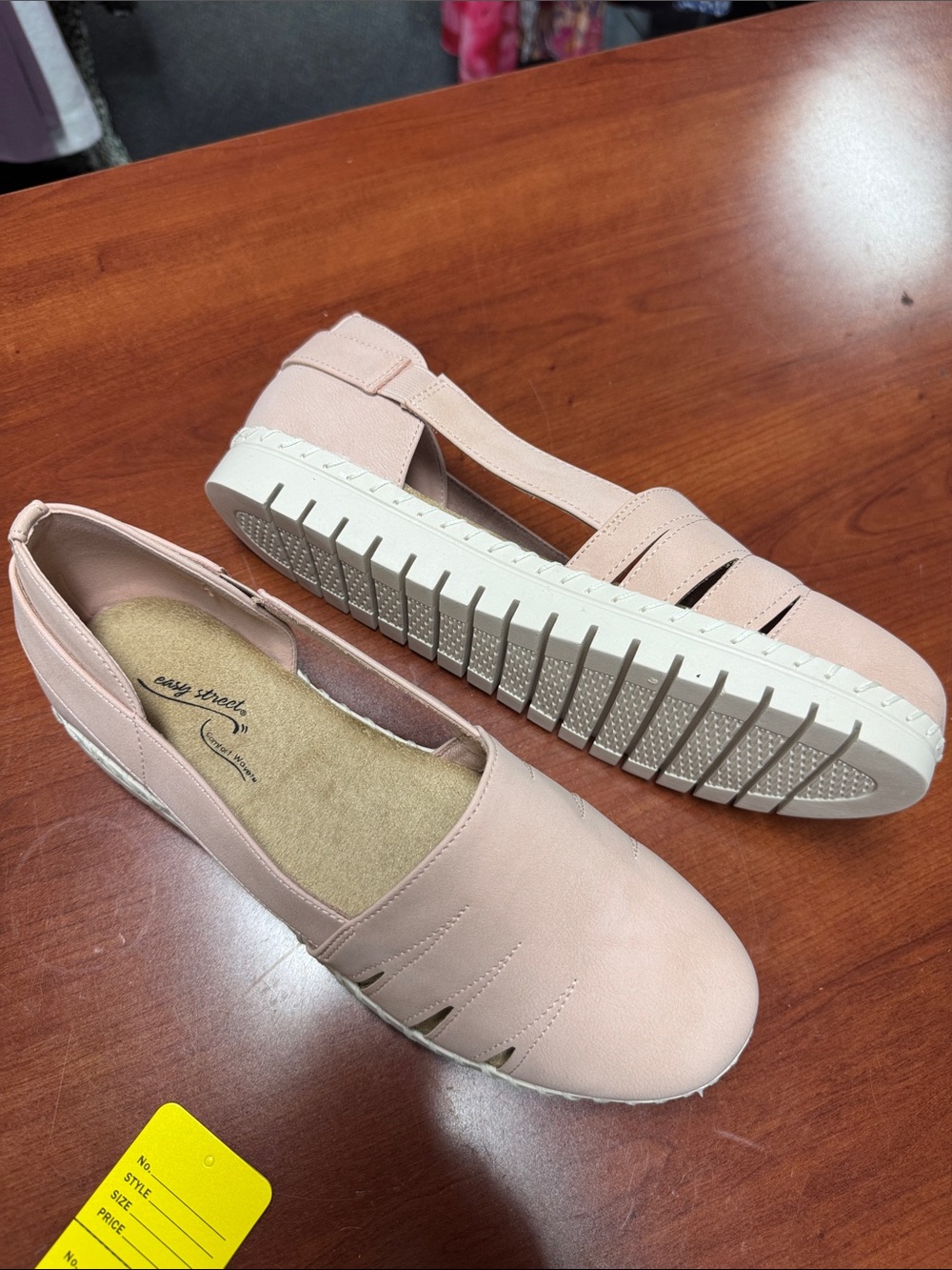 Easy street shoes size 8.5 // 090274